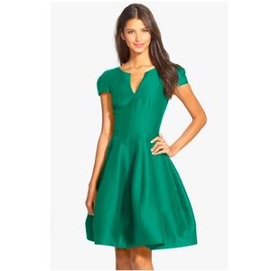 Halston Heritage Kelly Green Tulip Dress Sz 2